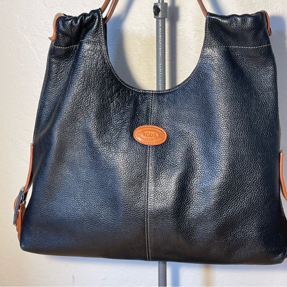 Tod's full grain black leather tote bag details in brown leather - Picture 2 of 13